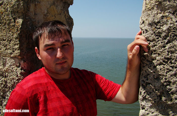 Денису Алексеенко очень жарко в крепость Аккерман 2009 год - odesoftami.com