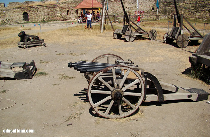 Еще пушки из крепость Аккерман 2009 год - odesoftami.com