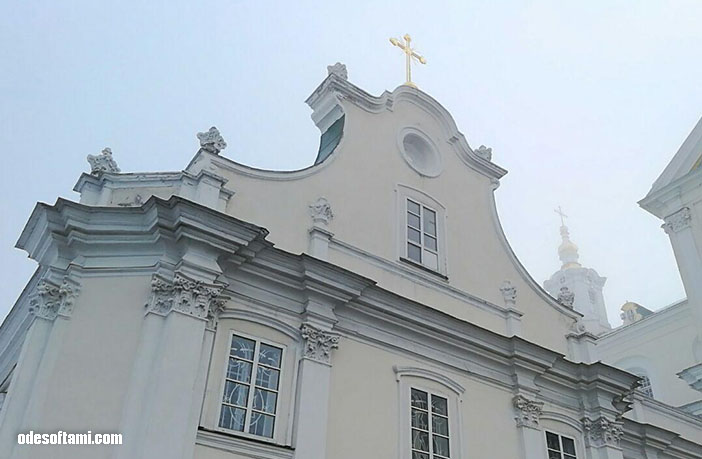 Туманное утро в Свято-Успенская Почаевская Лавра - odesoftami.com