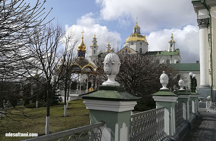 Солнечное утро в Свято-Успенская Почаевская Лавра - odesoftami.com