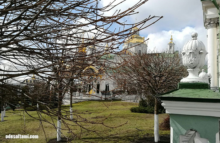 Солнечное утро в Свято-Успенская Почаевская Лавра | Фото 02 - odesoftami.com