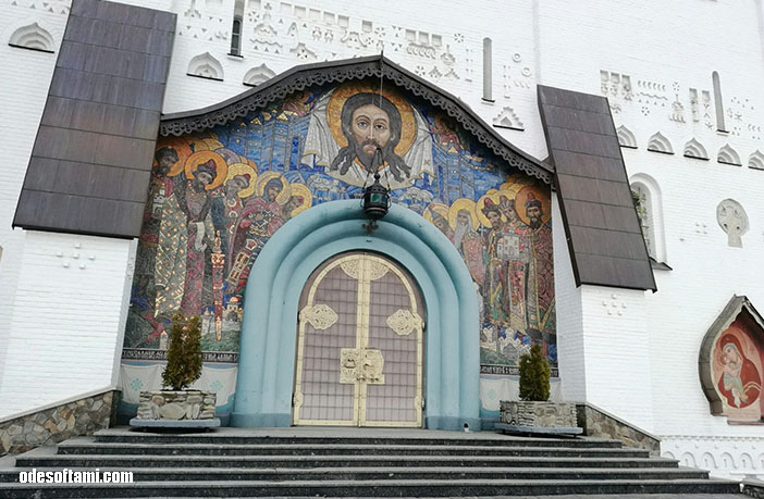 Солнечное утро в Свято-Успенская Почаевская Лавра | Фото 04- odesoftami.com