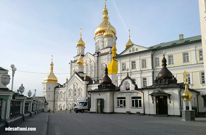 Солнечное утро в Свято-Успенская Почаевская Лавра | Фото 07- odesoftami.com