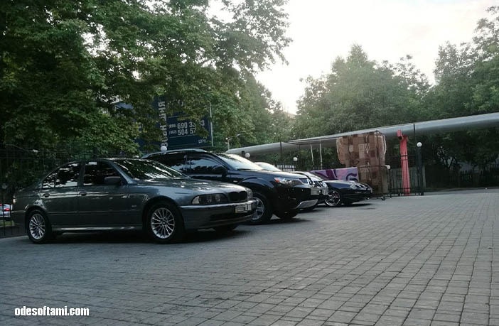 Outlander XL и BMW на мойке у Перхат - odesoftami.com