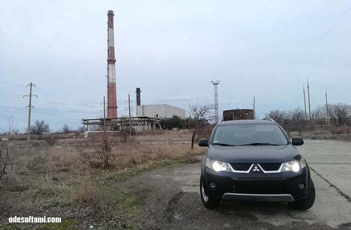 Outlander XL BH9543BM на фоне    Одесская Атомная Электростанция в Теплодар с трассы 2018 - odesoftami.com