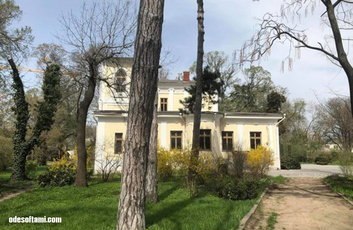 Здание в Ботаническом саду Одесса - odesoftami.com