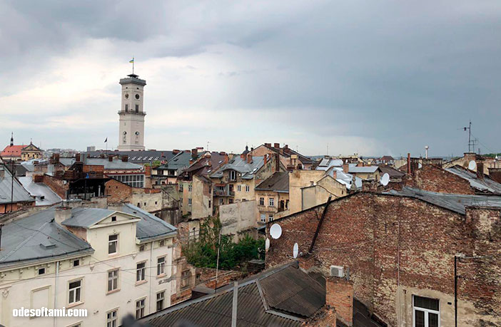 Панорама на город с крыши Дом легенд, Львов - odesoftami.com
