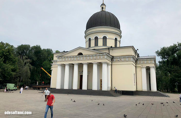 Храм в центре Кишинева, Молдова 2018 - odesoftami.com