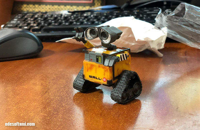 Робот Wall-e из всемирно известного мультфильма - odesoftami.com