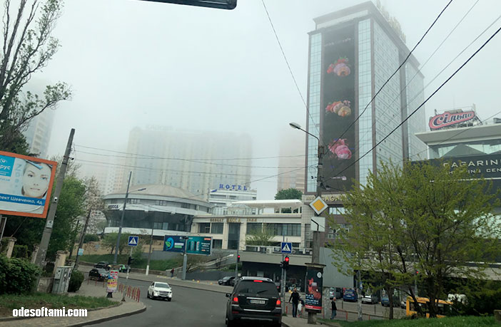 В туман спускаюсь в Аркадия, Одесса по ул. Посмитного на  Mitsubishi Outlander XL - odesoftami.com
