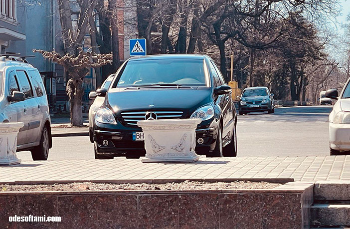 Mercedes W245 возле парк Шевченко в Одессе - odesoftami.com