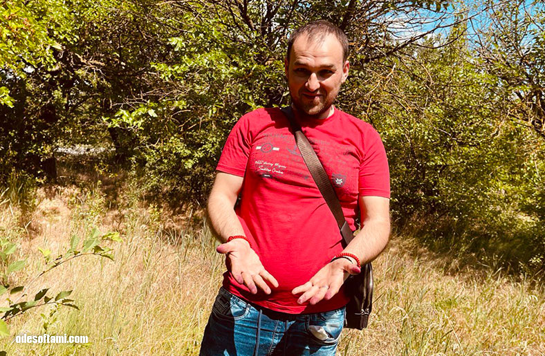 Денис Алексеенко ловил шелковицу голыми руками — теперь память не отмоешь 😊 - odesoftami.com