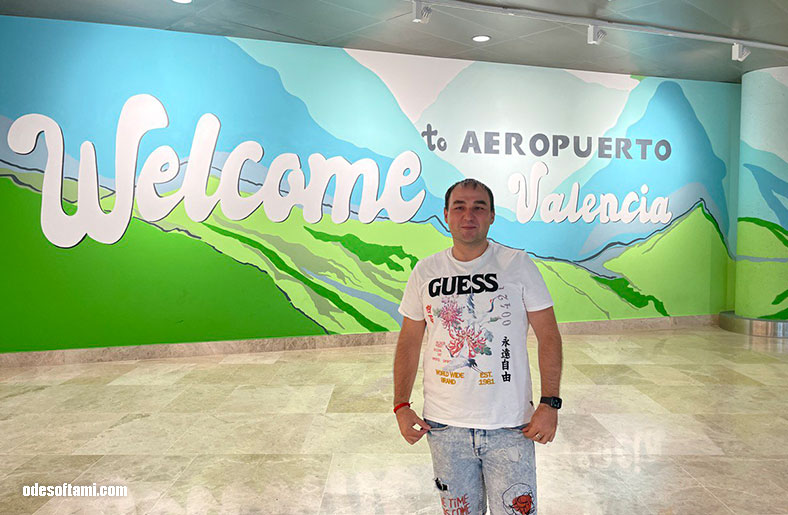 Денис Алексеенко в Аэропорт Валенсия 2023 - odesoftami.com