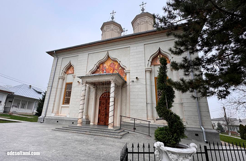 Главный храм монастыря Pasărea — православный женский монастырь в Румынии - odesoftami.com