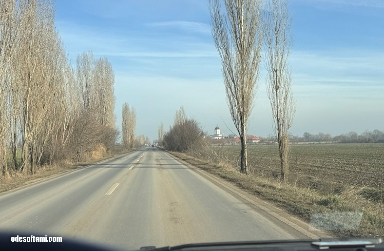 Сельская дорога возле Плоешти по пути к монастырю Гигью, Румыния - odesoftami.com