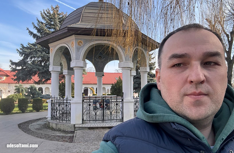 Денис Алексеенко в монастыре Ghighiu в поисках святого источника - odesoftami.com