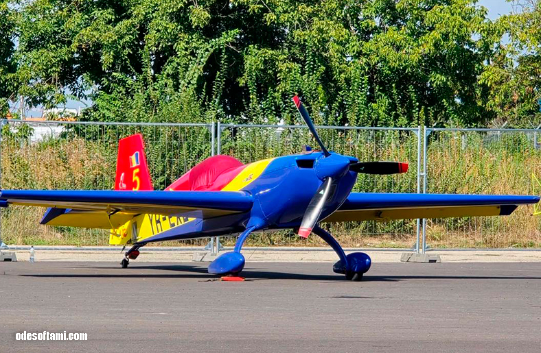 Cпортивный самолёт пилотажной команды на BIAS 2026 в Бухаресте - odesoftami.com