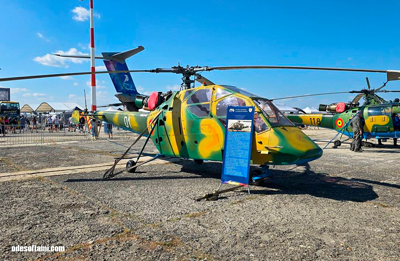 Румынский вертолёт IAR-316B Alouette III на статической выставке BIAS 2026 в Бухаресте - odesoftami.com