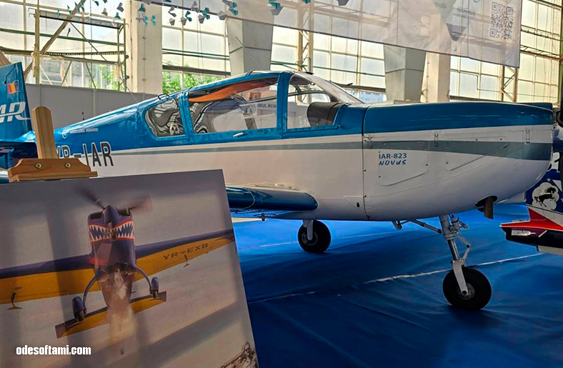 румынский самолёт IAR-823 Novus на статической выставке BIAS 2026 - odesoftami.com